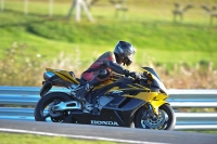 enduro-digital-images;event-digital-images;eventdigitalimages;no-limits-trackdays;oulton-no-limits-trackday;oulton-park-cheshire;oulton-trackday-photographs;peter-wileman-photography;racing-digital-images;trackday-digital-images;trackday-photos