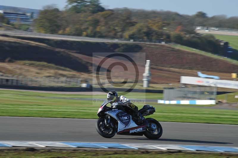 Motorcycle action photographs;donington;donington park leicestershire;donington photographs;event digital images;eventdigitalimages;no limits trackday;peter wileman photography;trackday;trackday digital images;trackday photos