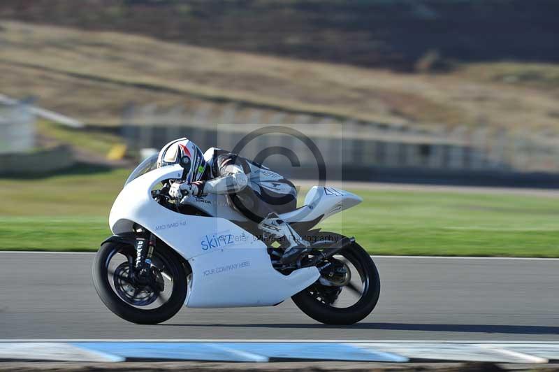 Motorcycle action photographs;donington;donington park leicestershire;donington photographs;event digital images;eventdigitalimages;no limits trackday;peter wileman photography;trackday;trackday digital images;trackday photos