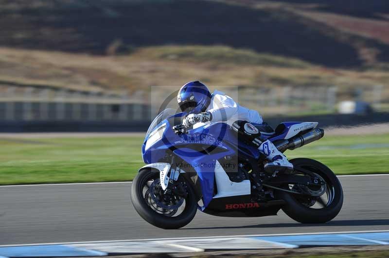 Motorcycle action photographs;donington;donington park leicestershire;donington photographs;event digital images;eventdigitalimages;no limits trackday;peter wileman photography;trackday;trackday digital images;trackday photos