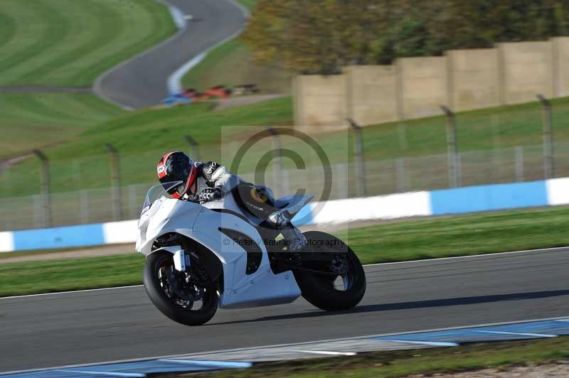 Motorcycle action photographs;donington;donington park leicestershire;donington photographs;event digital images;eventdigitalimages;no limits trackday;peter wileman photography;trackday;trackday digital images;trackday photos