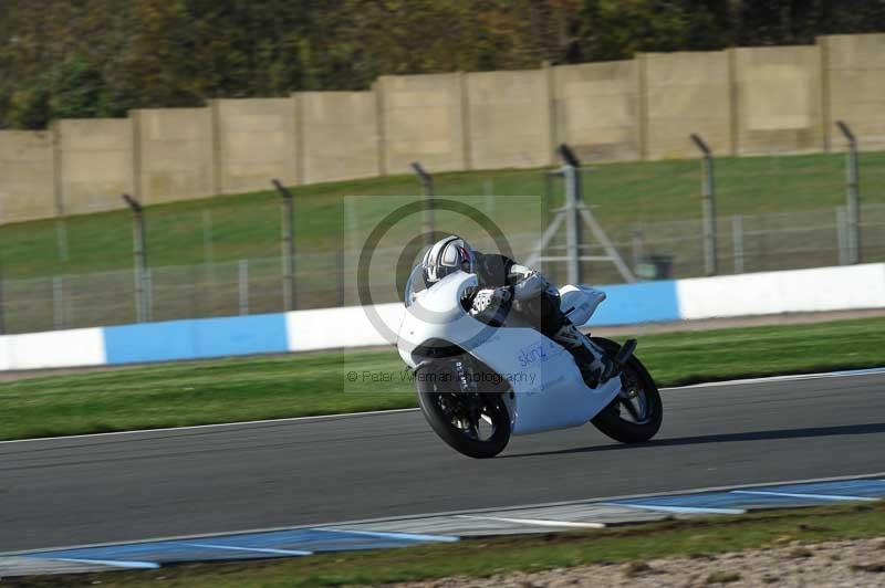 Motorcycle action photographs;donington;donington park leicestershire;donington photographs;event digital images;eventdigitalimages;no limits trackday;peter wileman photography;trackday;trackday digital images;trackday photos