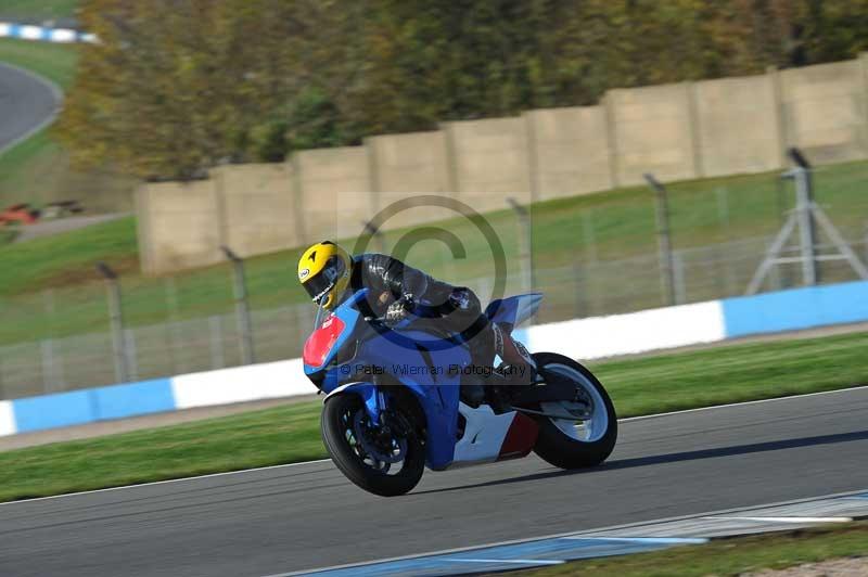 Motorcycle action photographs;donington;donington park leicestershire;donington photographs;event digital images;eventdigitalimages;no limits trackday;peter wileman photography;trackday;trackday digital images;trackday photos