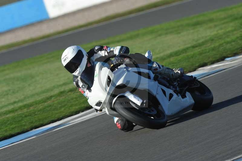 Motorcycle action photographs;donington;donington park leicestershire;donington photographs;event digital images;eventdigitalimages;no limits trackday;peter wileman photography;trackday;trackday digital images;trackday photos
