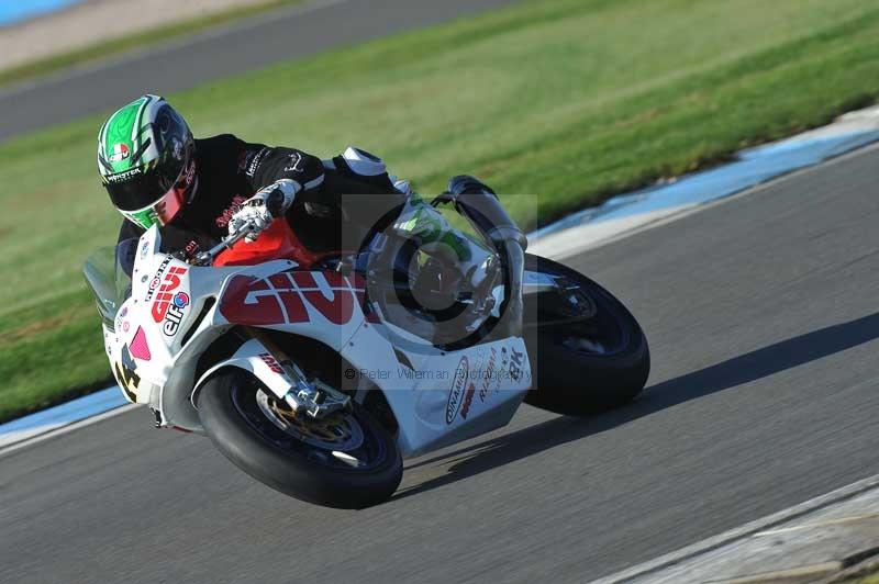 Motorcycle action photographs;donington;donington park leicestershire;donington photographs;event digital images;eventdigitalimages;no limits trackday;peter wileman photography;trackday;trackday digital images;trackday photos