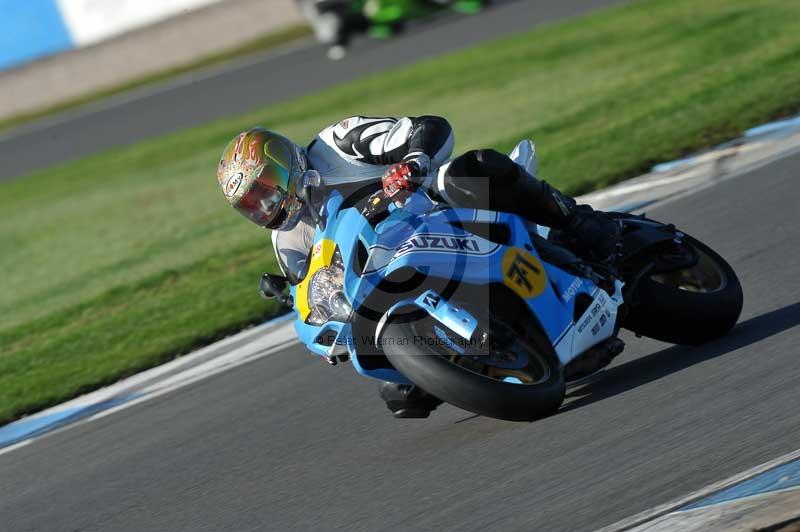 Motorcycle action photographs;donington;donington park leicestershire;donington photographs;event digital images;eventdigitalimages;no limits trackday;peter wileman photography;trackday;trackday digital images;trackday photos