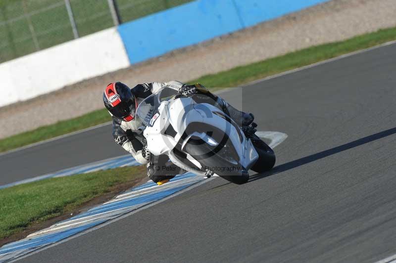 Motorcycle action photographs;donington;donington park leicestershire;donington photographs;event digital images;eventdigitalimages;no limits trackday;peter wileman photography;trackday;trackday digital images;trackday photos
