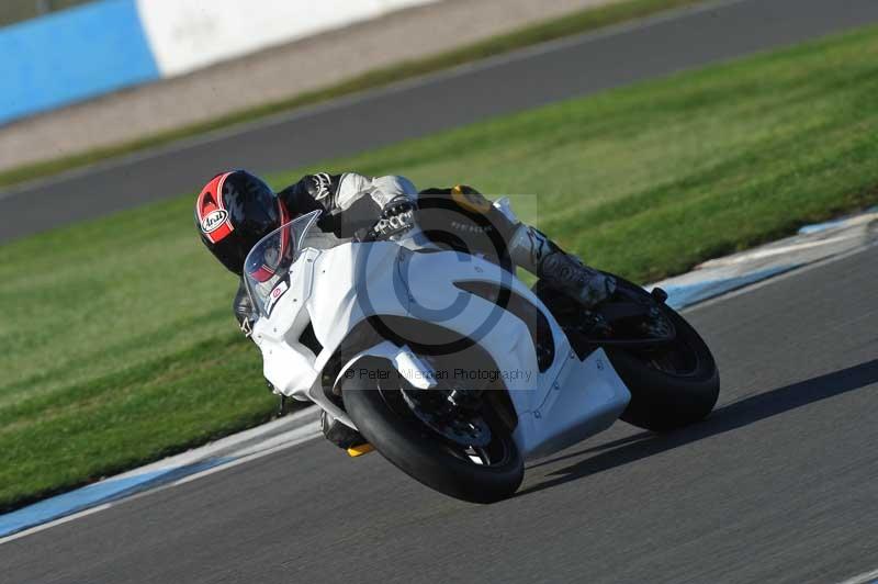 Motorcycle action photographs;donington;donington park leicestershire;donington photographs;event digital images;eventdigitalimages;no limits trackday;peter wileman photography;trackday;trackday digital images;trackday photos