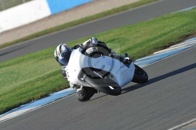 Motorcycle action photographs;donington;donington park leicestershire;donington photographs;event digital images;eventdigitalimages;no limits trackday;peter wileman photography;trackday;trackday digital images;trackday photos