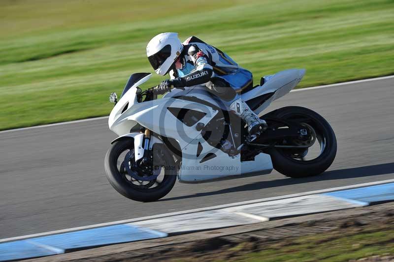 Motorcycle action photographs;donington;donington park leicestershire;donington photographs;event digital images;eventdigitalimages;no limits trackday;peter wileman photography;trackday;trackday digital images;trackday photos