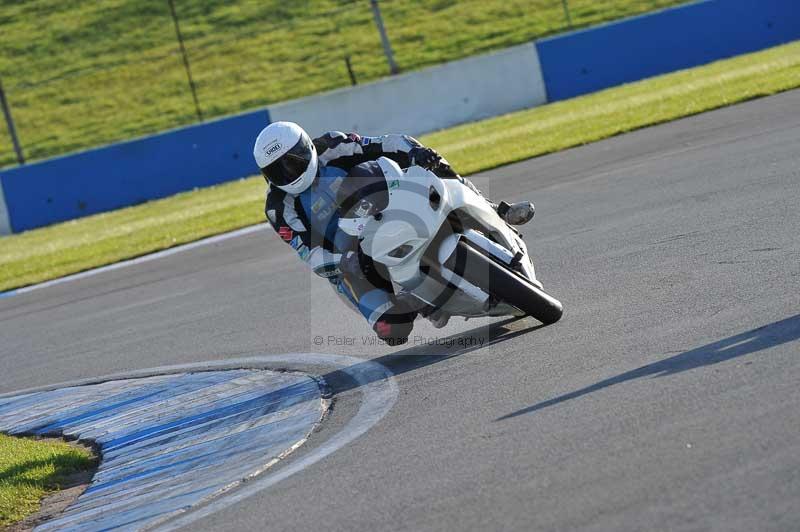 Motorcycle action photographs;donington;donington park leicestershire;donington photographs;event digital images;eventdigitalimages;no limits trackday;peter wileman photography;trackday;trackday digital images;trackday photos