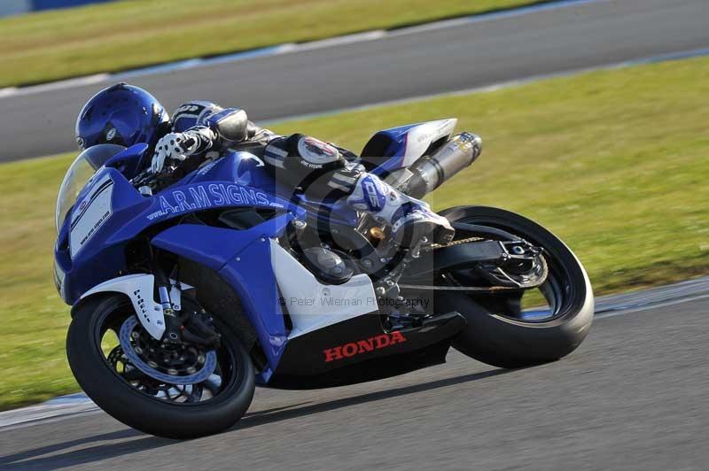 Motorcycle action photographs;donington;donington park leicestershire;donington photographs;event digital images;eventdigitalimages;no limits trackday;peter wileman photography;trackday;trackday digital images;trackday photos