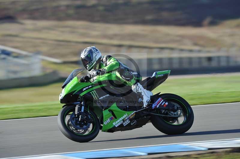 Motorcycle action photographs;donington;donington park leicestershire;donington photographs;event digital images;eventdigitalimages;no limits trackday;peter wileman photography;trackday;trackday digital images;trackday photos