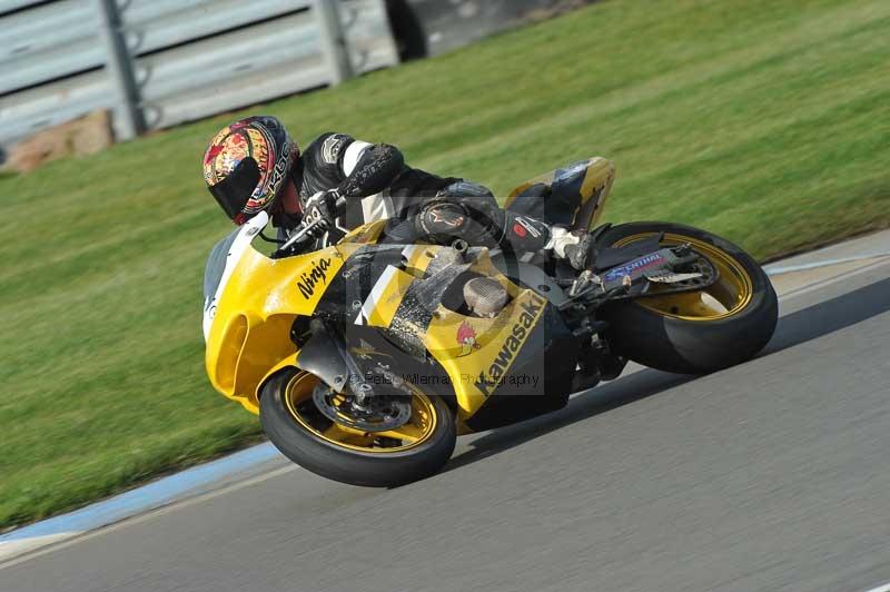 Motorcycle action photographs;donington;donington park leicestershire;donington photographs;event digital images;eventdigitalimages;no limits trackday;peter wileman photography;trackday;trackday digital images;trackday photos