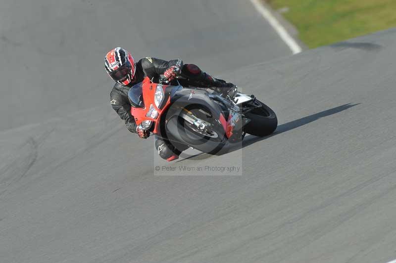 Motorcycle action photographs;donington;donington park leicestershire;donington photographs;event digital images;eventdigitalimages;no limits trackday;peter wileman photography;trackday;trackday digital images;trackday photos