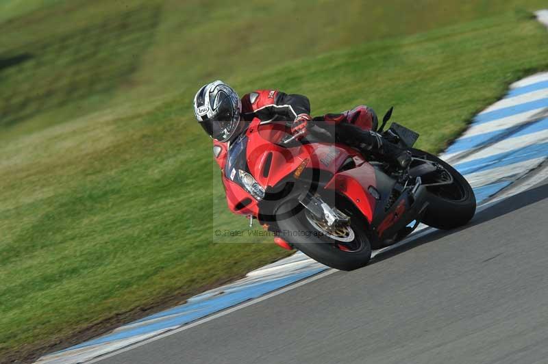 Motorcycle action photographs;donington;donington park leicestershire;donington photographs;event digital images;eventdigitalimages;no limits trackday;peter wileman photography;trackday;trackday digital images;trackday photos