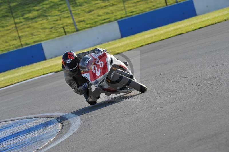 Motorcycle action photographs;donington;donington park leicestershire;donington photographs;event digital images;eventdigitalimages;no limits trackday;peter wileman photography;trackday;trackday digital images;trackday photos