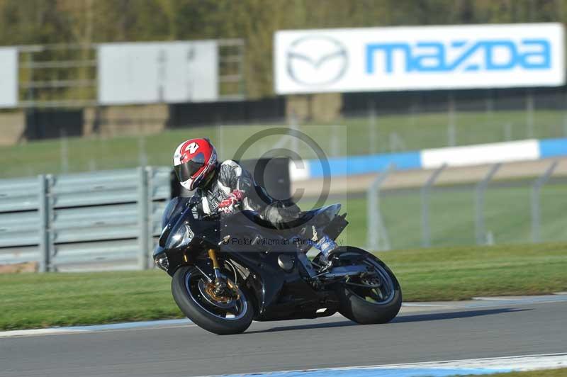 Motorcycle action photographs;donington;donington park leicestershire;donington photographs;event digital images;eventdigitalimages;no limits trackday;peter wileman photography;trackday;trackday digital images;trackday photos