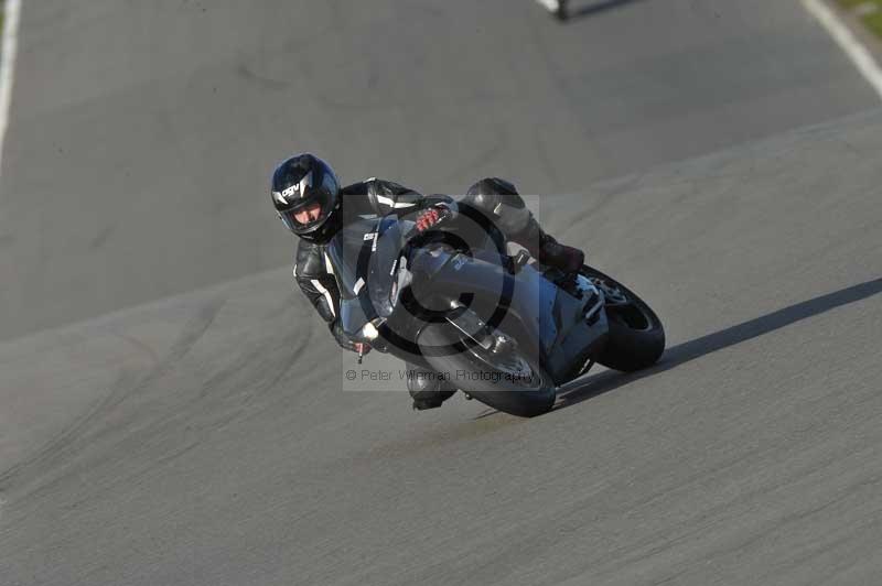 Motorcycle action photographs;donington;donington park leicestershire;donington photographs;event digital images;eventdigitalimages;no limits trackday;peter wileman photography;trackday;trackday digital images;trackday photos