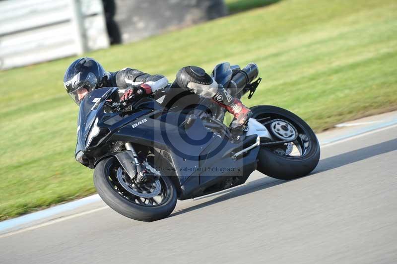 Motorcycle action photographs;donington;donington park leicestershire;donington photographs;event digital images;eventdigitalimages;no limits trackday;peter wileman photography;trackday;trackday digital images;trackday photos