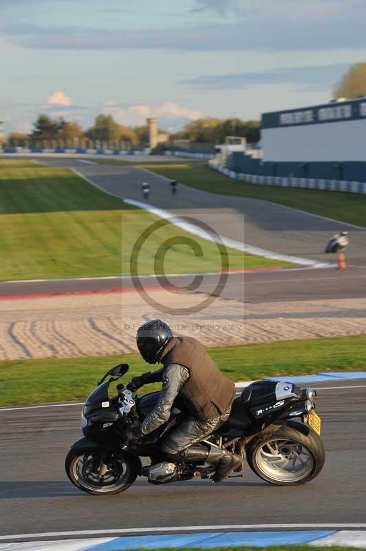 Motorcycle action photographs;donington;donington park leicestershire;donington photographs;event digital images;eventdigitalimages;no limits trackday;peter wileman photography;trackday;trackday digital images;trackday photos