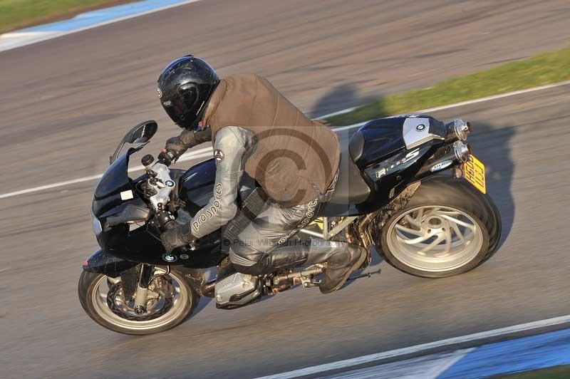 Motorcycle action photographs;donington;donington park leicestershire;donington photographs;event digital images;eventdigitalimages;no limits trackday;peter wileman photography;trackday;trackday digital images;trackday photos