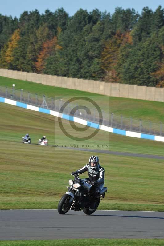 Motorcycle action photographs;donington;donington park leicestershire;donington photographs;event digital images;eventdigitalimages;no limits trackday;peter wileman photography;trackday;trackday digital images;trackday photos