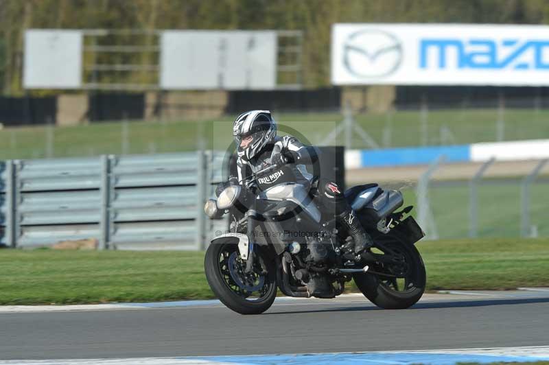 Motorcycle action photographs;donington;donington park leicestershire;donington photographs;event digital images;eventdigitalimages;no limits trackday;peter wileman photography;trackday;trackday digital images;trackday photos