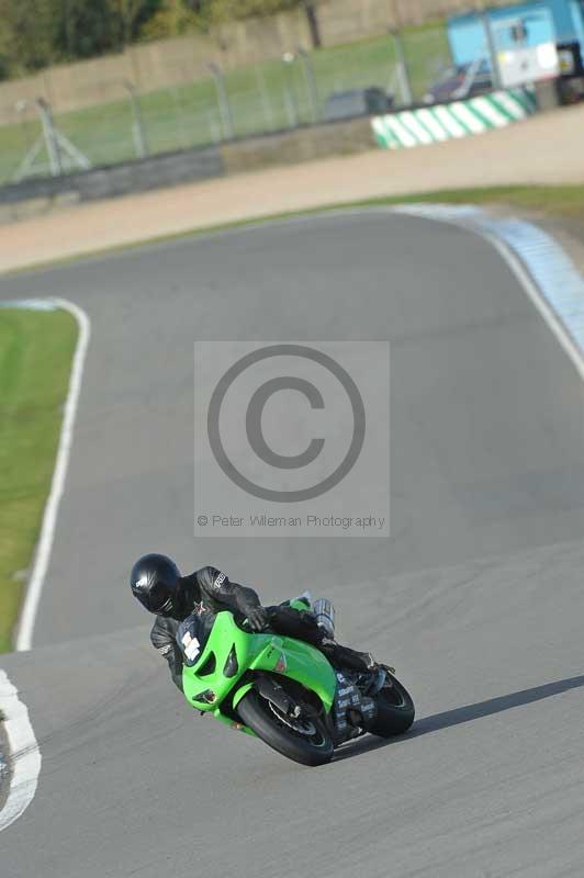 Motorcycle action photographs;donington;donington park leicestershire;donington photographs;event digital images;eventdigitalimages;no limits trackday;peter wileman photography;trackday;trackday digital images;trackday photos