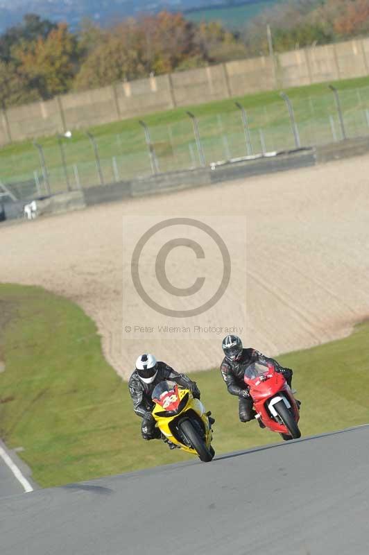 Motorcycle action photographs;donington;donington park leicestershire;donington photographs;event digital images;eventdigitalimages;no limits trackday;peter wileman photography;trackday;trackday digital images;trackday photos