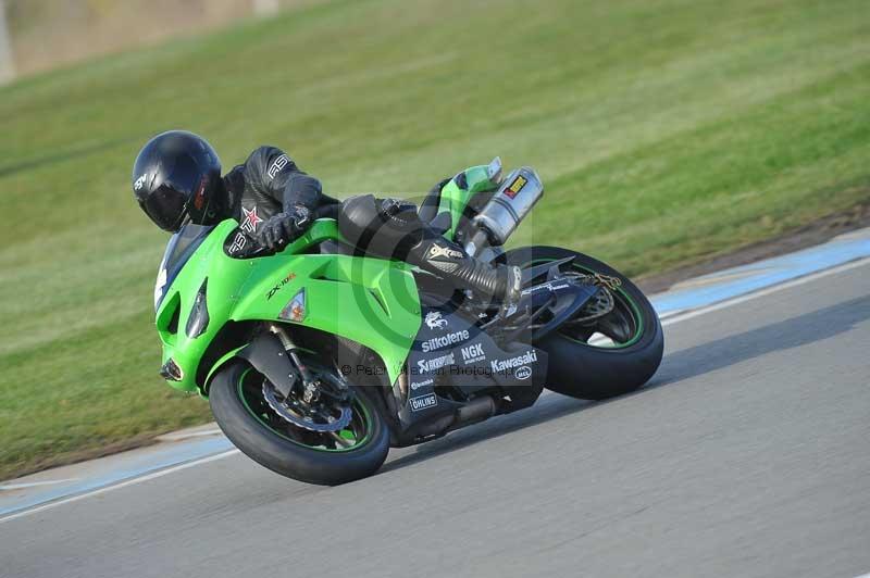 Motorcycle action photographs;donington;donington park leicestershire;donington photographs;event digital images;eventdigitalimages;no limits trackday;peter wileman photography;trackday;trackday digital images;trackday photos