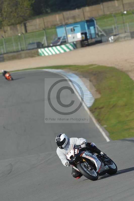Motorcycle action photographs;donington;donington park leicestershire;donington photographs;event digital images;eventdigitalimages;no limits trackday;peter wileman photography;trackday;trackday digital images;trackday photos