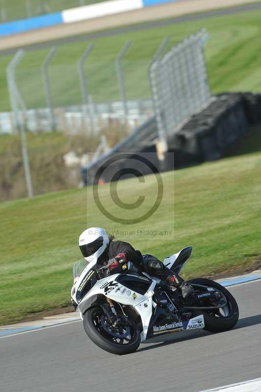 Motorcycle action photographs;donington;donington park leicestershire;donington photographs;event digital images;eventdigitalimages;no limits trackday;peter wileman photography;trackday;trackday digital images;trackday photos