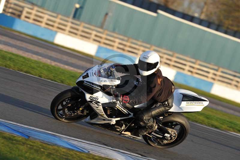 Motorcycle action photographs;donington;donington park leicestershire;donington photographs;event digital images;eventdigitalimages;no limits trackday;peter wileman photography;trackday;trackday digital images;trackday photos