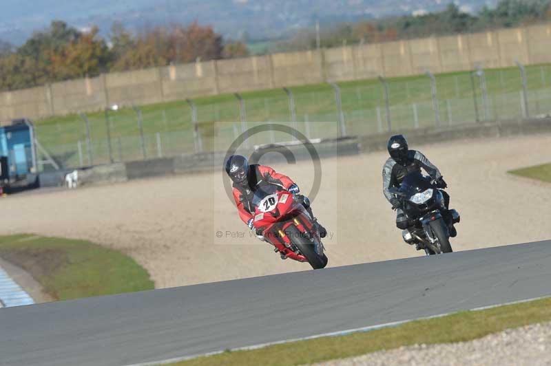 Motorcycle action photographs;donington;donington park leicestershire;donington photographs;event digital images;eventdigitalimages;no limits trackday;peter wileman photography;trackday;trackday digital images;trackday photos