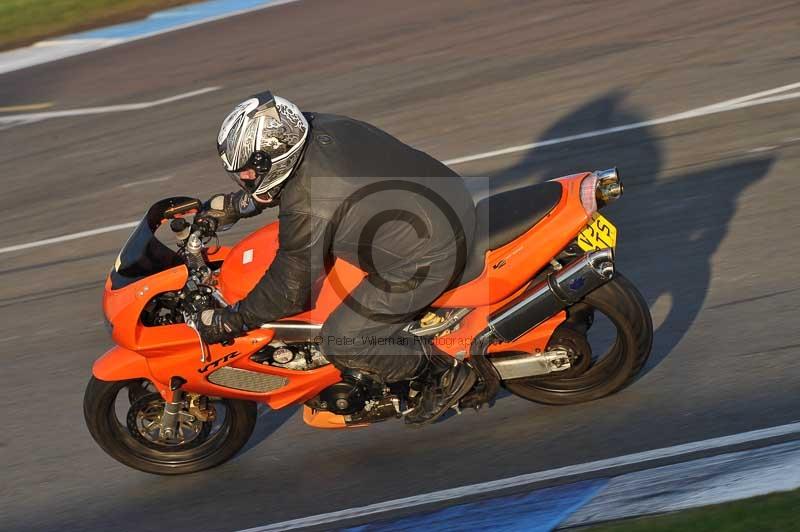 Motorcycle action photographs;donington;donington park leicestershire;donington photographs;event digital images;eventdigitalimages;no limits trackday;peter wileman photography;trackday;trackday digital images;trackday photos