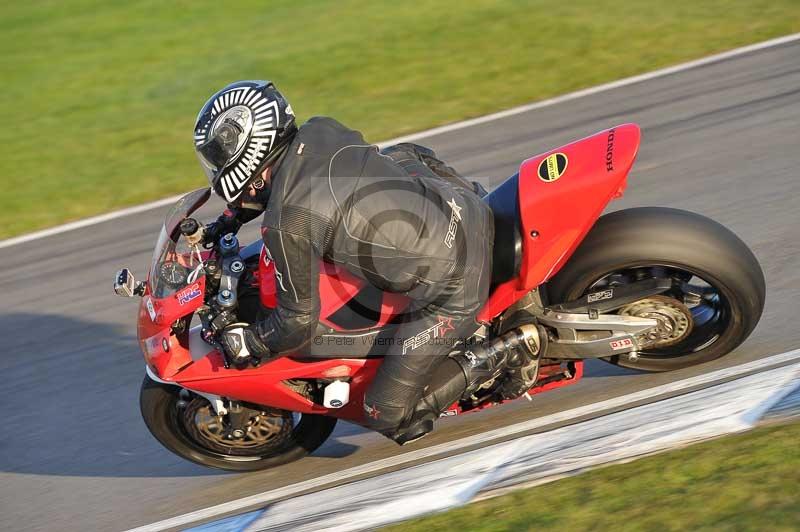 Motorcycle action photographs;donington;donington park leicestershire;donington photographs;event digital images;eventdigitalimages;no limits trackday;peter wileman photography;trackday;trackday digital images;trackday photos