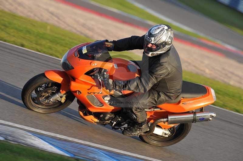 Motorcycle action photographs;donington;donington park leicestershire;donington photographs;event digital images;eventdigitalimages;no limits trackday;peter wileman photography;trackday;trackday digital images;trackday photos