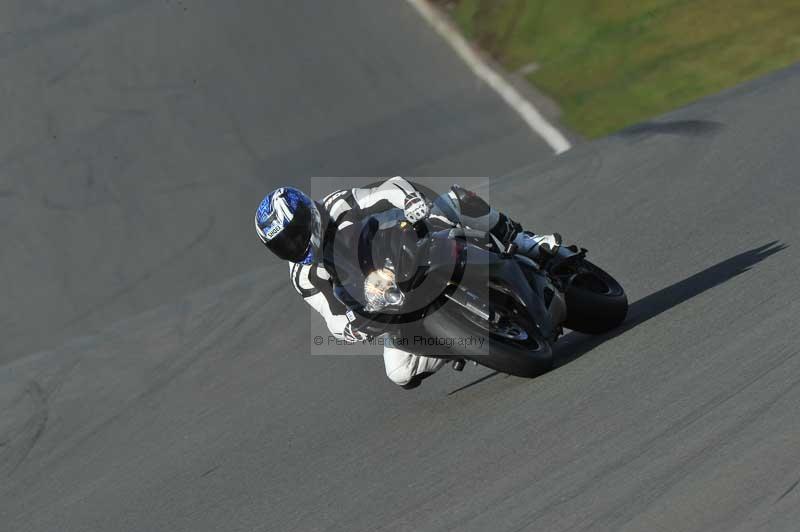 Motorcycle action photographs;donington;donington park leicestershire;donington photographs;event digital images;eventdigitalimages;no limits trackday;peter wileman photography;trackday;trackday digital images;trackday photos