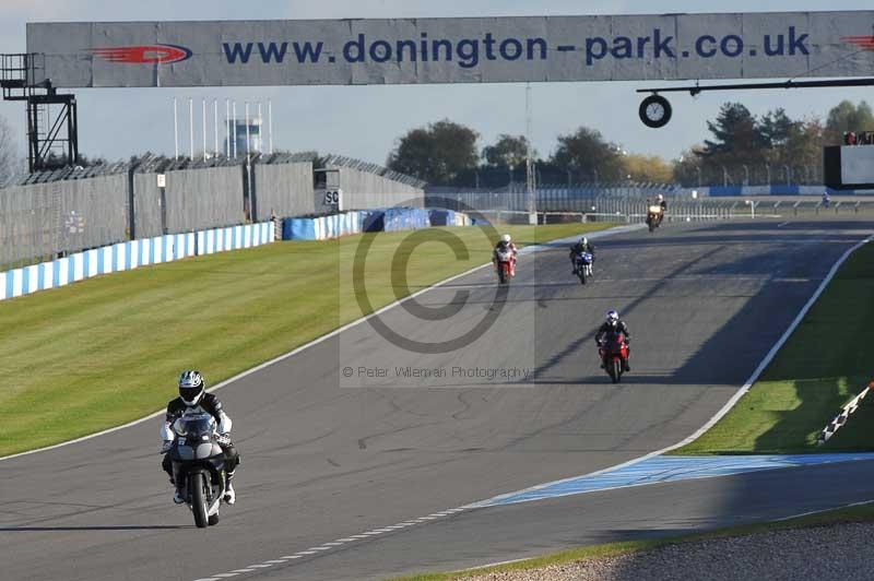 Motorcycle action photographs;donington;donington park leicestershire;donington photographs;event digital images;eventdigitalimages;no limits trackday;peter wileman photography;trackday;trackday digital images;trackday photos