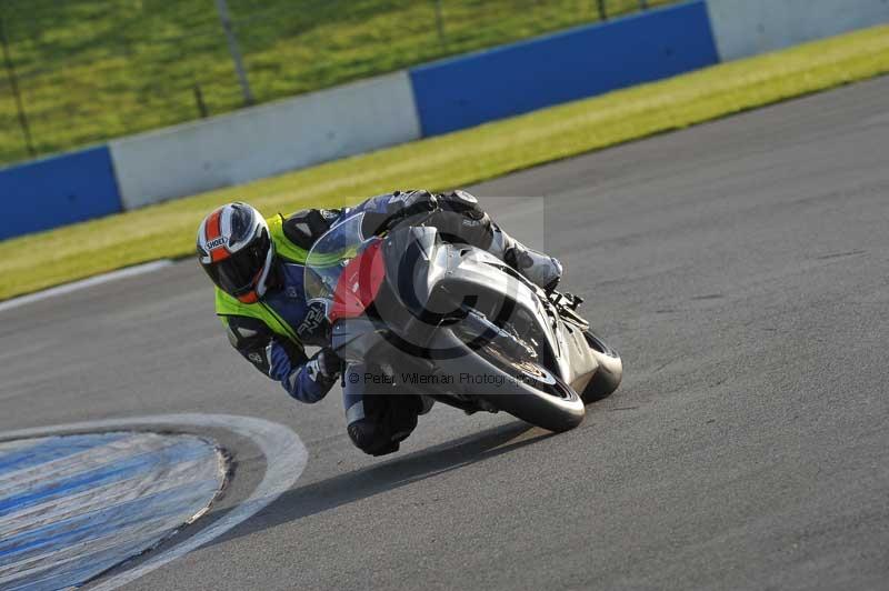 Motorcycle action photographs;donington;donington park leicestershire;donington photographs;event digital images;eventdigitalimages;no limits trackday;peter wileman photography;trackday;trackday digital images;trackday photos