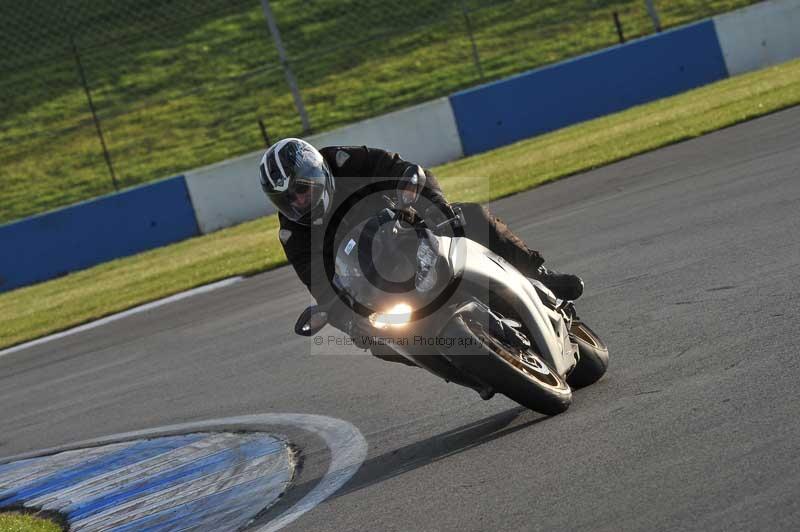 Motorcycle action photographs;donington;donington park leicestershire;donington photographs;event digital images;eventdigitalimages;no limits trackday;peter wileman photography;trackday;trackday digital images;trackday photos