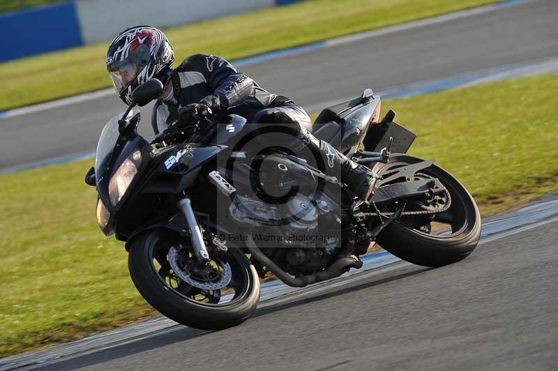 Motorcycle action photographs;donington;donington park leicestershire;donington photographs;event digital images;eventdigitalimages;no limits trackday;peter wileman photography;trackday;trackday digital images;trackday photos
