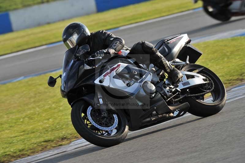 Motorcycle action photographs;donington;donington park leicestershire;donington photographs;event digital images;eventdigitalimages;no limits trackday;peter wileman photography;trackday;trackday digital images;trackday photos