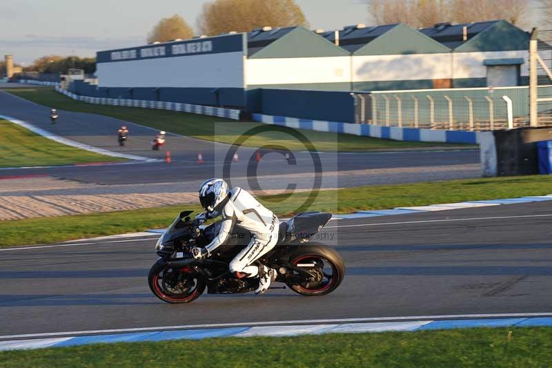 Motorcycle action photographs;donington;donington park leicestershire;donington photographs;event digital images;eventdigitalimages;no limits trackday;peter wileman photography;trackday;trackday digital images;trackday photos