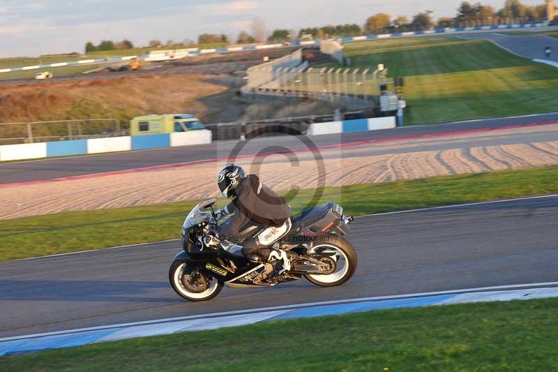 Motorcycle action photographs;donington;donington park leicestershire;donington photographs;event digital images;eventdigitalimages;no limits trackday;peter wileman photography;trackday;trackday digital images;trackday photos