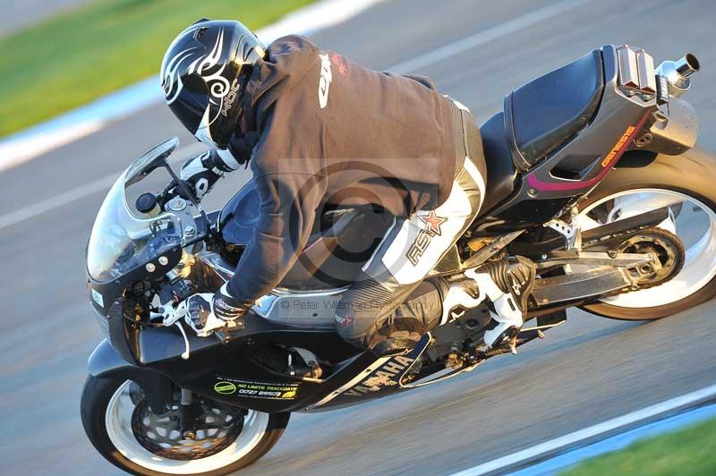 Motorcycle action photographs;donington;donington park leicestershire;donington photographs;event digital images;eventdigitalimages;no limits trackday;peter wileman photography;trackday;trackday digital images;trackday photos