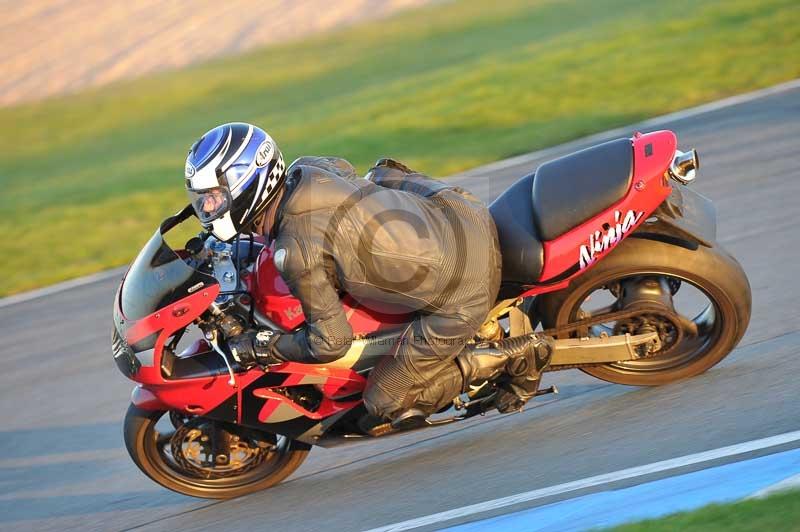 Motorcycle action photographs;donington;donington park leicestershire;donington photographs;event digital images;eventdigitalimages;no limits trackday;peter wileman photography;trackday;trackday digital images;trackday photos