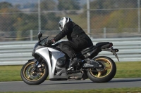 Motorcycle-action-photographs;donington;donington-park-leicestershire;donington-photographs;event-digital-images;eventdigitalimages;no-limits-trackday;peter-wileman-photography;trackday;trackday-digital-images;trackday-photos