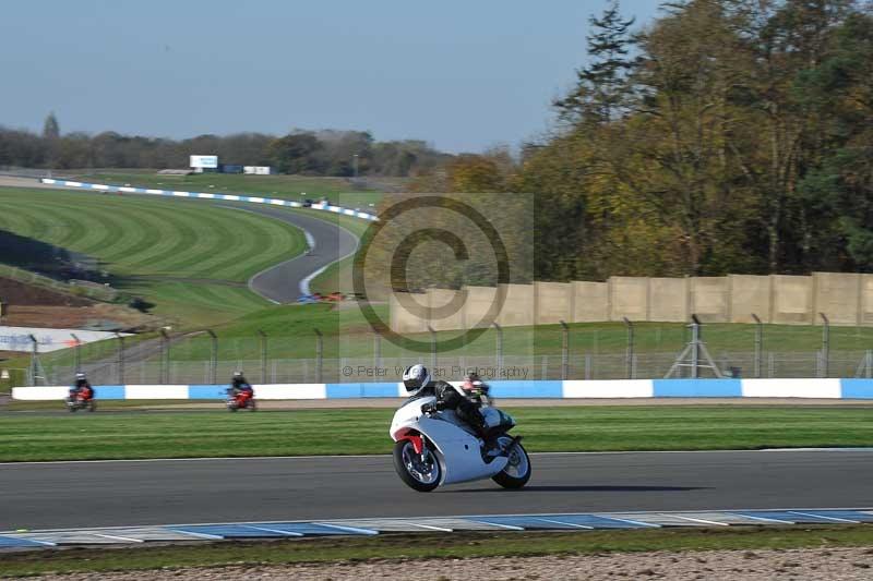 Motorcycle action photographs;donington;donington park leicestershire;donington photographs;event digital images;eventdigitalimages;no limits trackday;peter wileman photography;trackday;trackday digital images;trackday photos